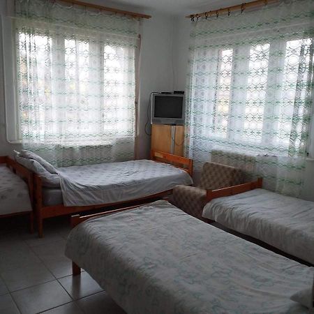 Pihenes A Malomtonal Privat Berlemeny Guest House Tapolca Ngoại thất bức ảnh