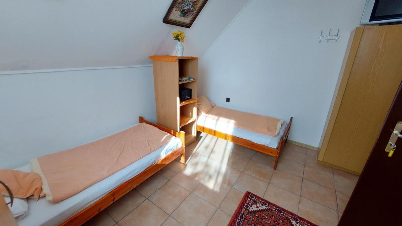Pihenes A Malomtonal Privat Berlemeny Guest House Tapolca Ngoại thất bức ảnh